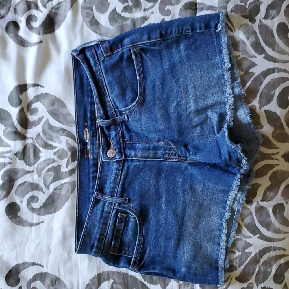 Old Navy Semi-Fitted Raw Hem Jean Shorts